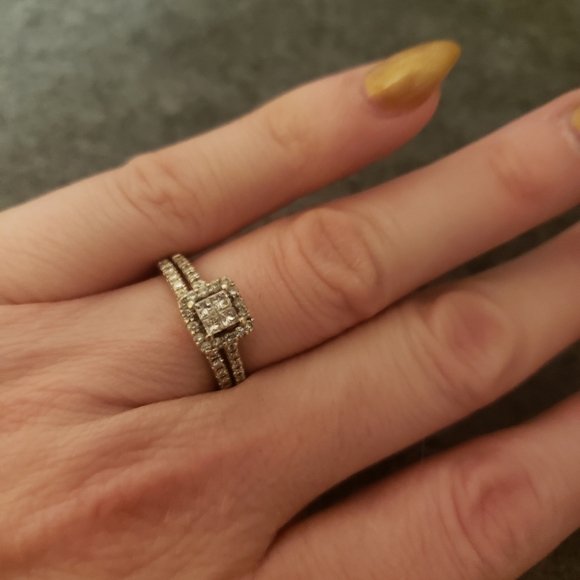 Ring - Picture 5 of 8